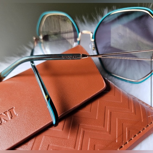 2X HOST PICK! MISSONI Teal Geometric Sunglasses - Picture 4 of 6